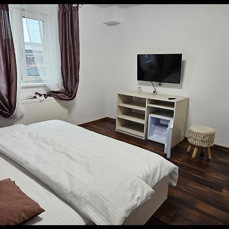 Отель Casa Coco Куртя-де-Арджеш Экстерьер фото