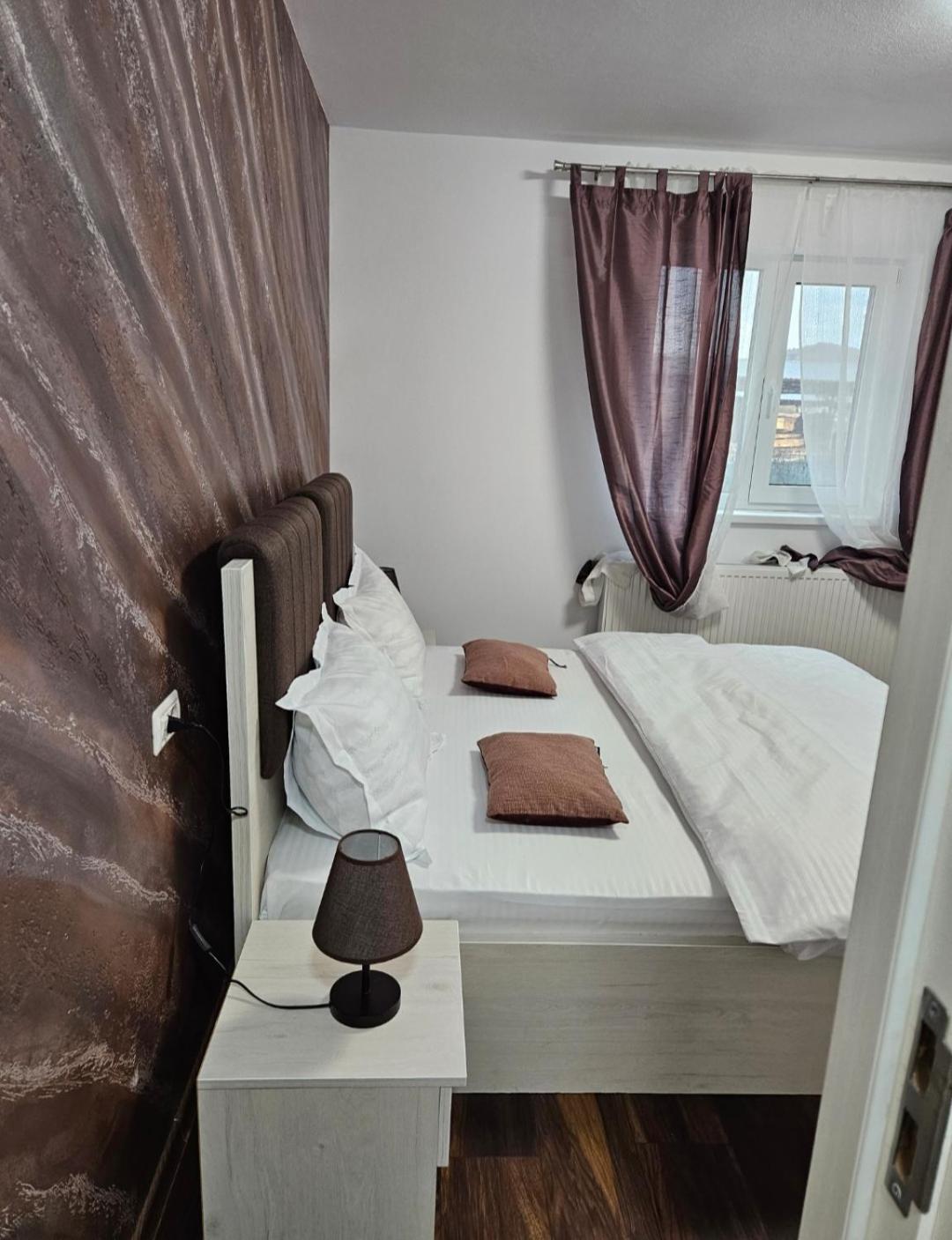 Отель Casa Coco Куртя-де-Арджеш Экстерьер фото